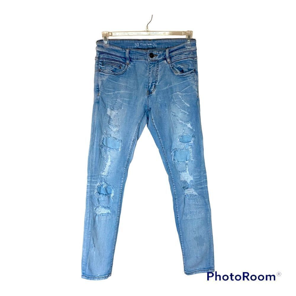 Men's Crysp Denim Light Wash Distressed Jeans